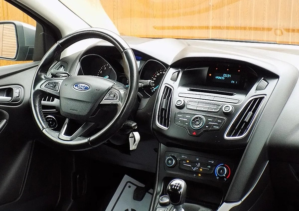 Ford Focus cena 29900 przebieg: 168000, rok produkcji 2016 z Ryki małe 379